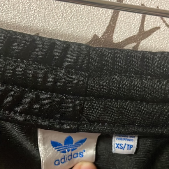 ADIDAS XS White & Black Stripes Track Pants ‼️PRICE DROP‼️$25 - Picture 7 of 12